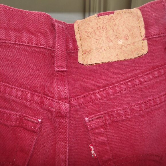Vintage Levi's Cut-Off Jean Shorts - Picture 3 of 4